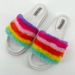 Steve Madden Womens Sophlyn Slide Sandals Multicolor Rainbow Stripe Fuzzy 9